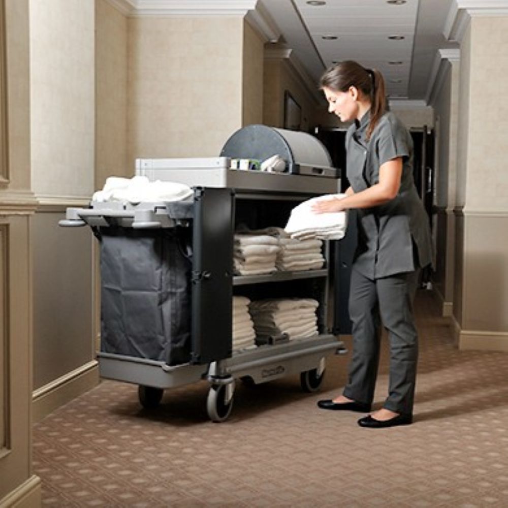 Wykorzystanie wózka Numatic NKU 30 RFF w hotelu