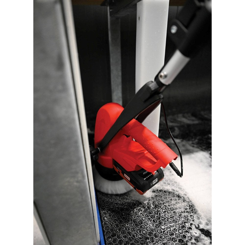 Mycie szczelin przy użyciu szorowarki Cleanfix Scrubby CAS