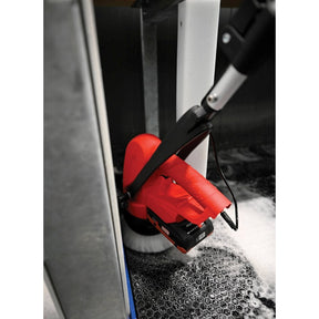 Mycie szczelin przy użyciu szorowarki Cleanfix Scrubby CAS