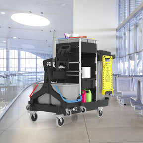 Wózek do sprzątania podłóg Numatic SM1 wyposażony w zestaw SRK 21 i wózek Numatic MMB 1616 na lotnisku